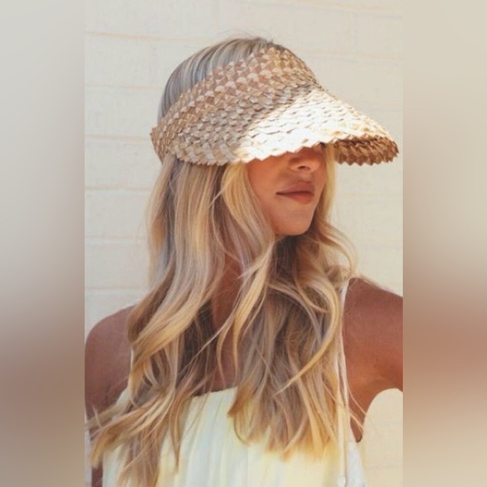 Beach Riot Woven Straw Visor in Natural Beige